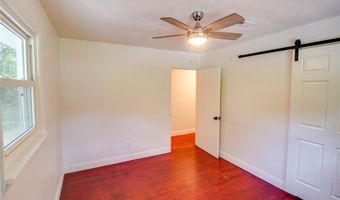 9024 Oakridge Dr, Alton, IL 62002