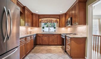 3818 N RIDGEVIEW Rd, Arlington, VA 22207