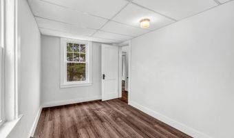22 Parker St, Bangor, ME 04401