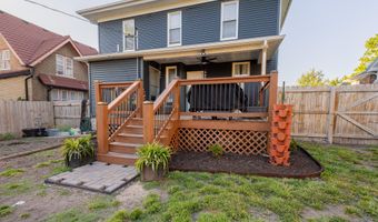 120 W Locust St, Aurora, MO 65605