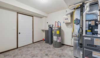 814 Curt Felt Dr, Alexandria, MN 56308