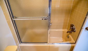 5012 LARNO Dr, Alexandria, VA 22310