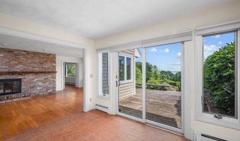 93 Harris Meadow Ln, Barnstable, MA 02630