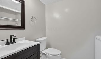2425 Dunsworth Dr, Columbus, OH 43235