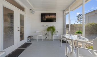 600 Beyer Dr, Bay St. Louis, MS 39520