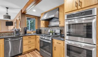 42 Hill Rd, Allentown, NJ 08501