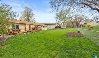 5804 W Westminster Dr, Sioux Falls, SD 57106