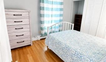 30 Gibson Ave, Narragansett, RI 02882