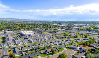 2915 Chasewood Dr, Ammon, ID 83406