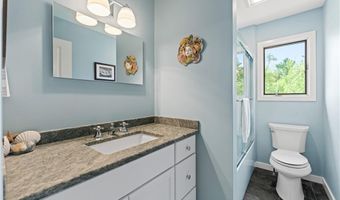 106 Lauri Dr, Charlestown, RI 02813