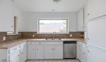 2138 Brook Hollow Dr, Abilene, TX 79605