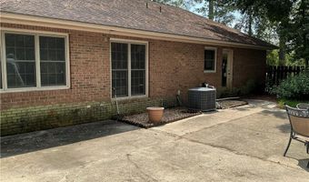 455 Forest Ave SE, Baxley, GA 31513