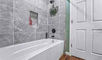 233 W 5th St, Adrian, MO 64720
