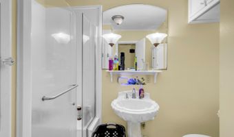 2530 Old Bay Rd, Biloxi, MS 39531