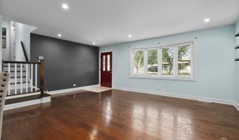 515 W DIVERSEY Ave, Addison, IL 60101