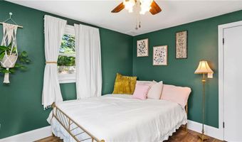 239 Richmond Dr, Warwick, RI 02888