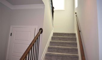 184 Auburn Crossing Dr, Auburn, GA 30011