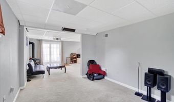 65 ANGELA Ln, York, PA 17402