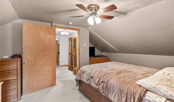 43 Pearl St, Lincoln, RI 02838
