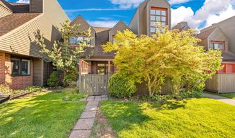 64 Montoya Dr 64, Branford, CT 06405