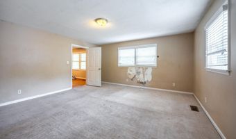 413 Seymour St, Aberdeen, NC 28315