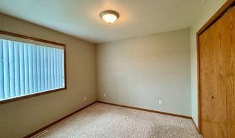 1102 11th Ave, Britton, SD 57430
