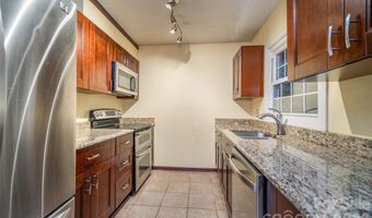 6 Hillview Cir, Asheville, NC 28805