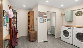 905 BARBRA Ln, Brookings, OR 97415