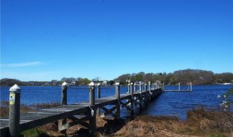 410 Wandsworth St, Narragansett, RI 02882