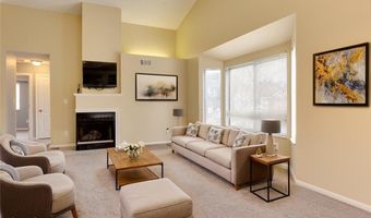 362 Village Pointe Dr, Akron, OH 44313