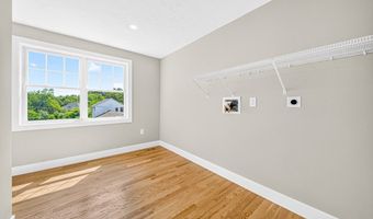 8 Country Ln, Billerica, MA 01821
