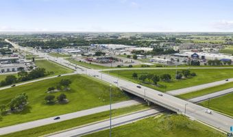 2515 6th St, Brookings, SD 57006