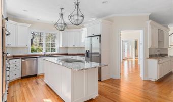 4 Christopher Dr, Lincoln, RI 02865