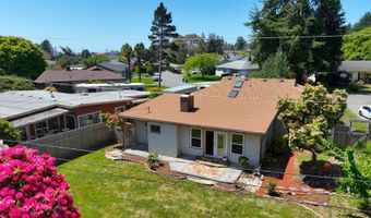 337 SPRUCE Dr, Brookings, OR 97415