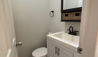 6 Irving Pl, Danbury, CT 06810