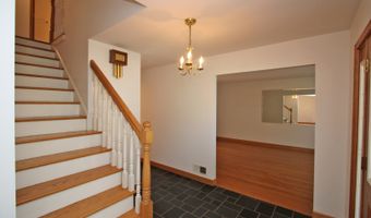 2405 E Miner St, Arlington Heights, IL 60004