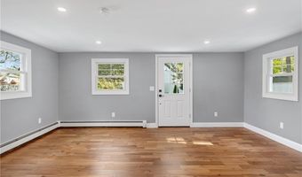 138 Oliphant Ln, Middletown, RI 02842