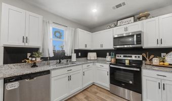 208 Pointer Dr, Albertville, AL 35950