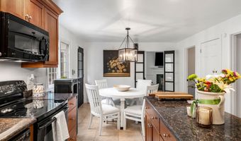 13 Birchwood Cir, Bedford, NH 03110