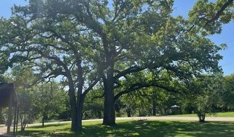 214 Hemphill St, Hico, TX 76457