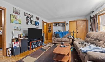 121 Heather St, Cranston, RI 02920
