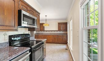 2345 S ROLFE St S, Arlington, VA 22202