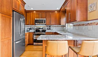 413 North Ln, Bristol, RI 02809