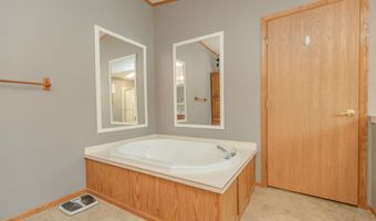 1301 Wood Duck Rd, Arnolds Park, IA 51331