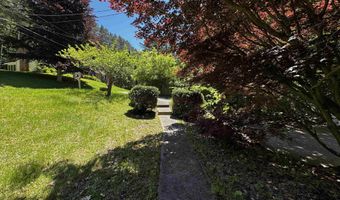 142 Pine Cir, Bennington, VT 05201