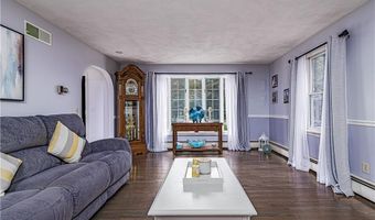 44 Heritage Dr, Warwick, RI 02818