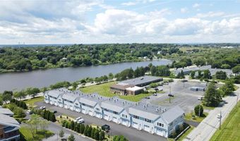 55 John Clarke Rd 3, Middletown, RI 02842