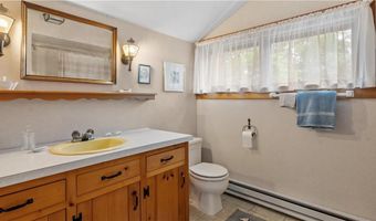 12 Lampercock Ln, Lincoln, RI 02865