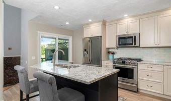 62 Nipmuc Trl D, North Providence, RI 02904