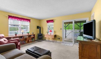 37 Wicken Sq, Albany, NY 12205
